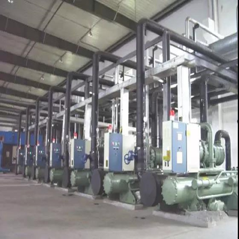 El cambio de agua refrigerada del sistema de refrigeración industrial.